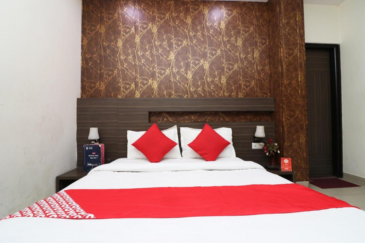Oyo 18753 Hotel Glance Inn Нью-Делі Екстер'єр фото