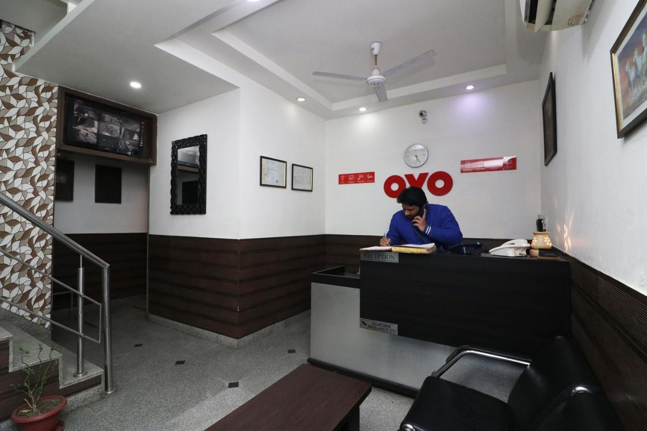 Oyo 18753 Hotel Glance Inn Нью-Делі Екстер'єр фото