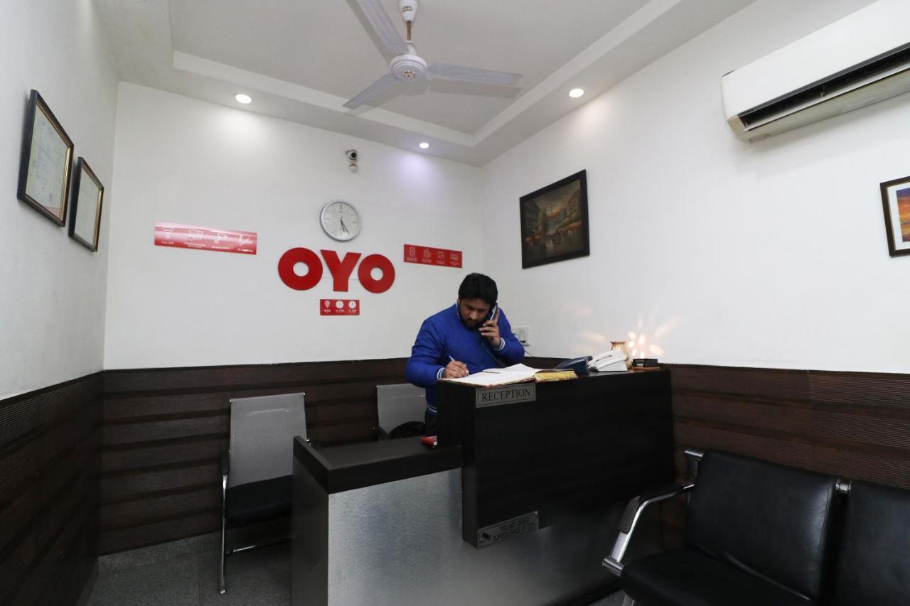Oyo 18753 Hotel Glance Inn Нью-Делі Екстер'єр фото