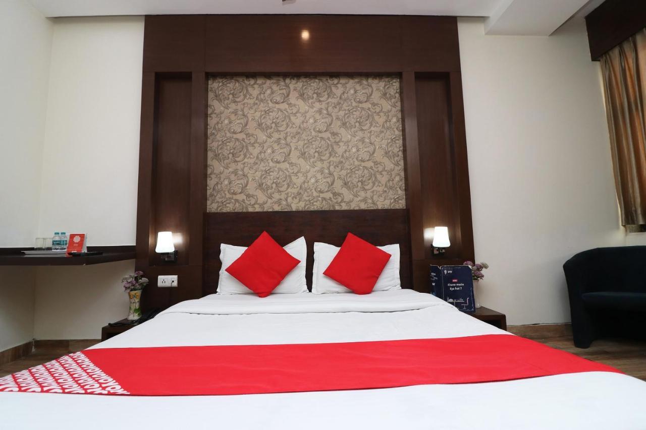 Oyo 18753 Hotel Glance Inn Нью-Делі Екстер'єр фото