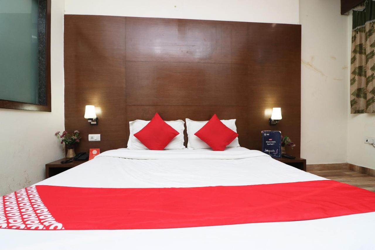 Oyo 18753 Hotel Glance Inn Нью-Делі Екстер'єр фото