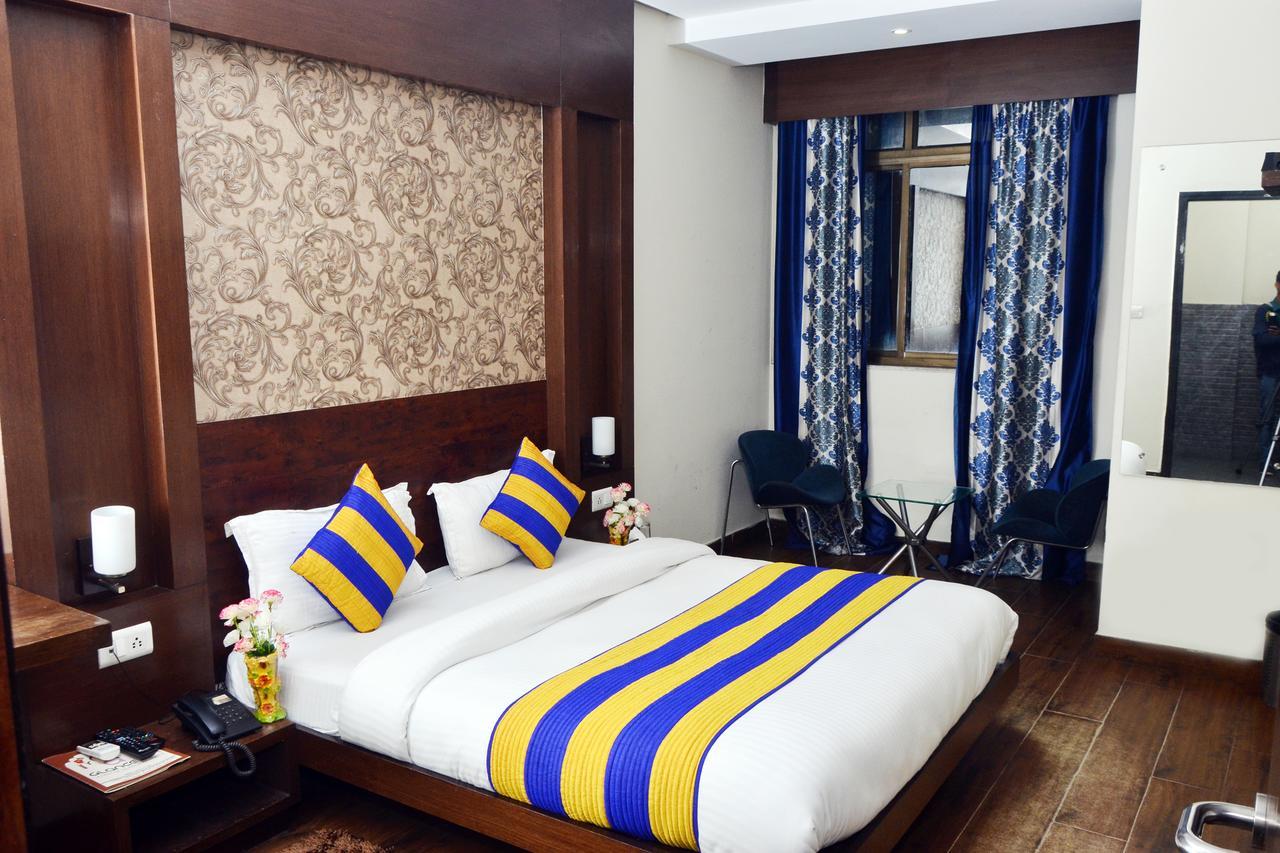 Oyo 18753 Hotel Glance Inn Нью-Делі Екстер'єр фото